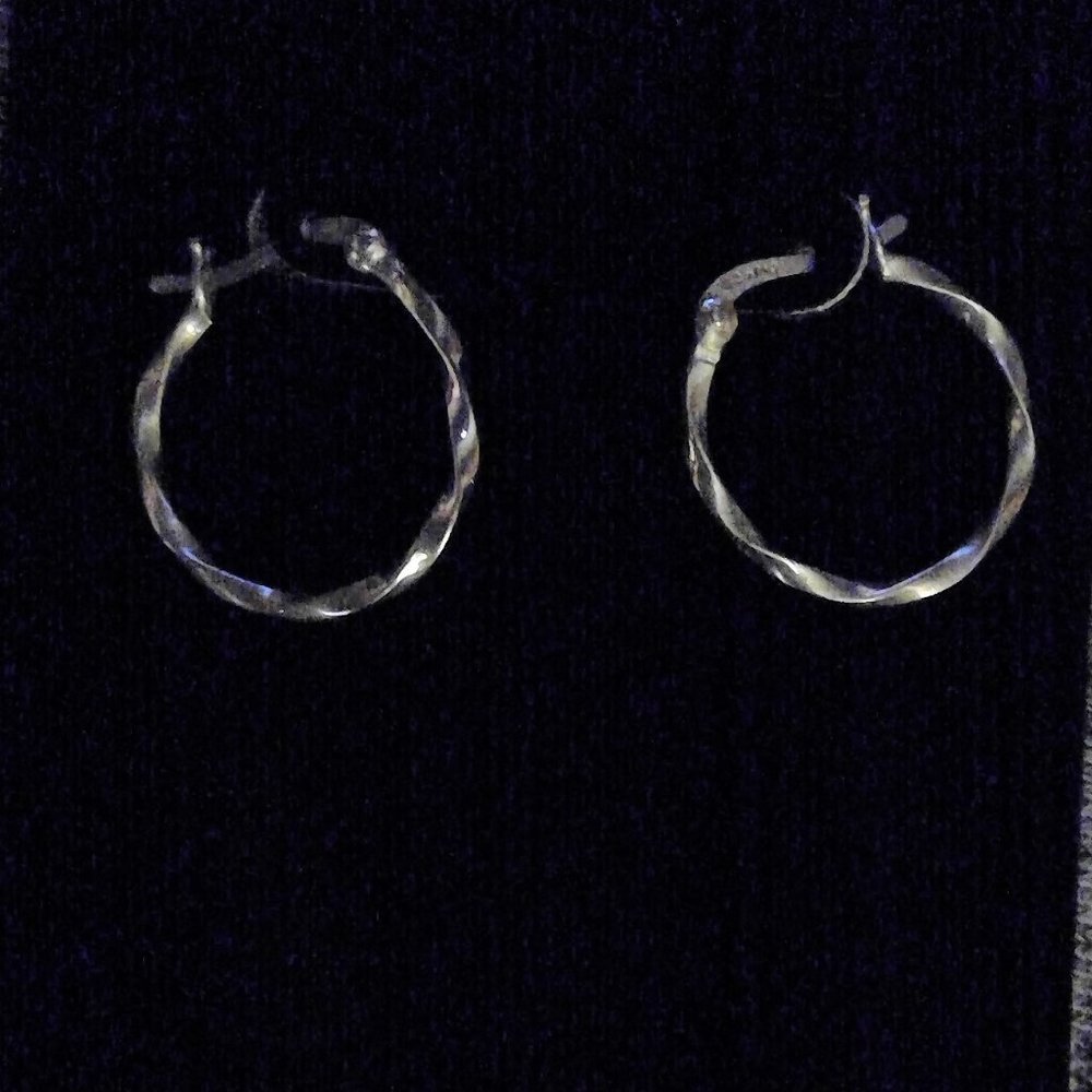 silver twist hoop earrings
